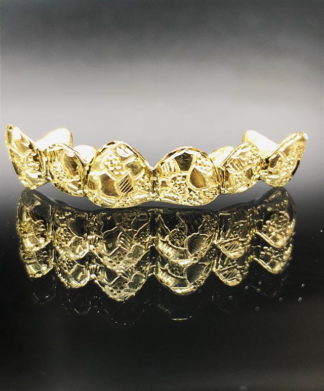 6 Teeth Gold Grillz - 6 Tops or Bottoms (Nugget w/ Diamond Cut Trim)