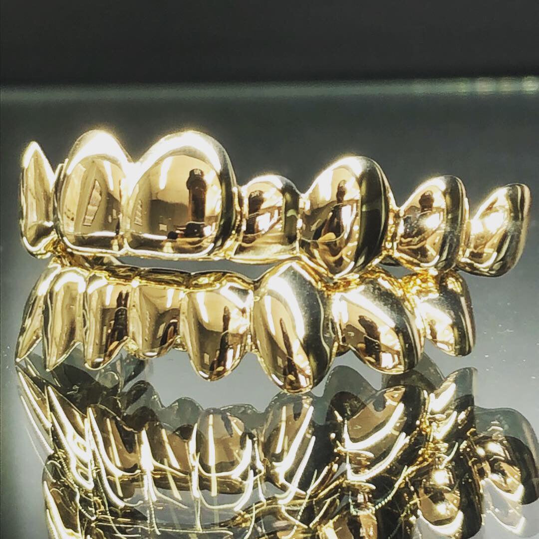 20 Teeth Gold Grillz - 10 Tops/Bottoms (High Polish or Satin Finish)