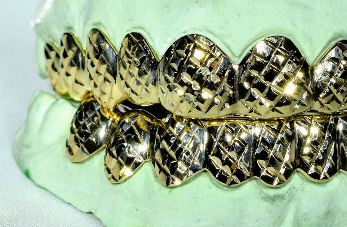 20 Teeth Gold Grillz - 10 Tops/Bottoms (Diamond Cuts)