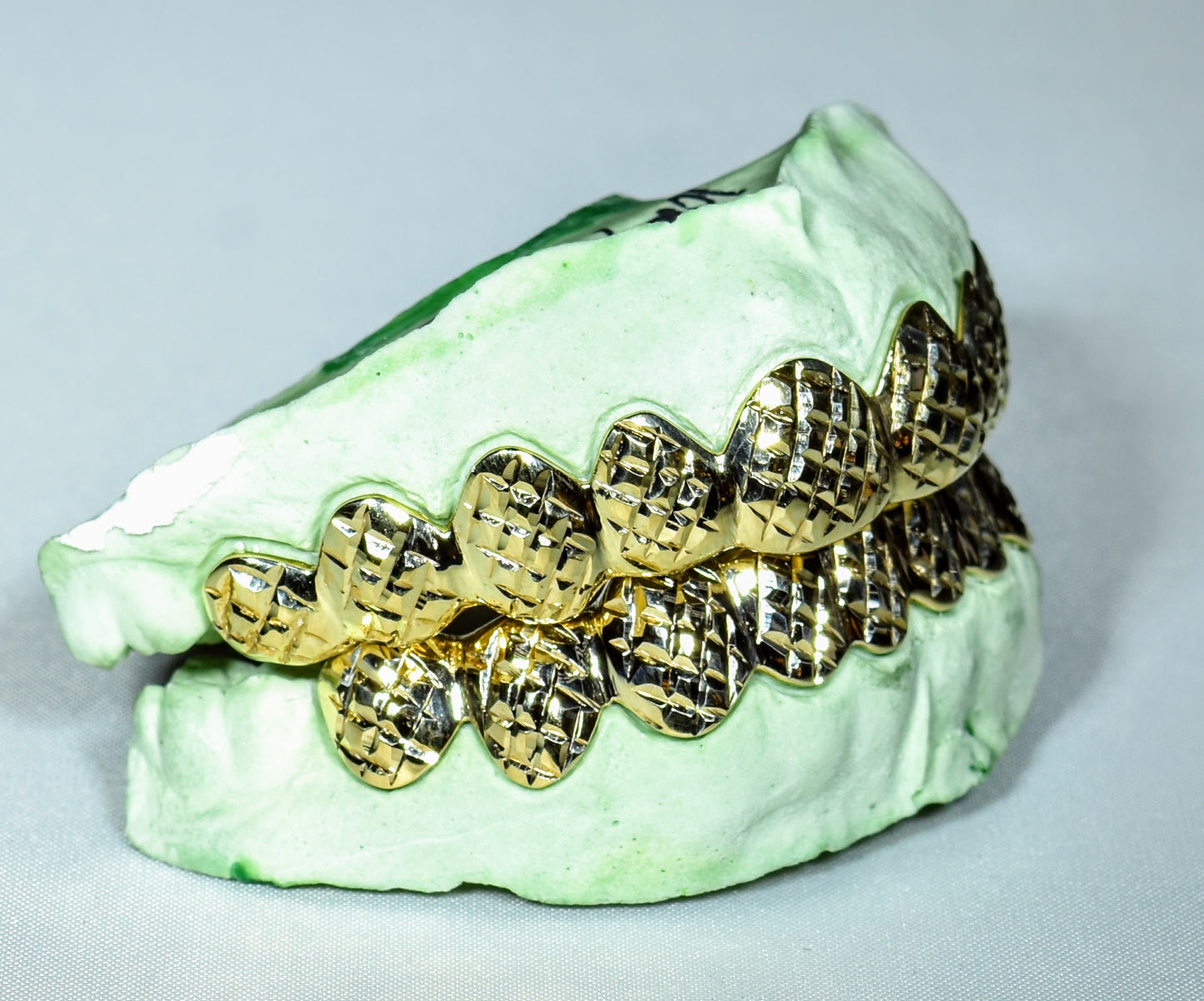 20 Teeth Gold Grillz - 10 Tops/Bottoms (Diamond Cuts)