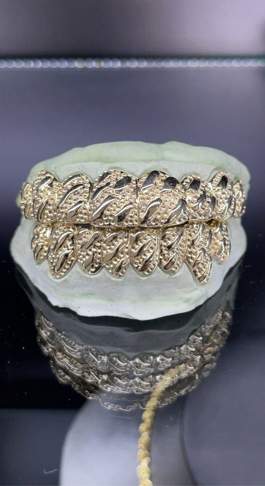 16 Teeth Gold Grillz - 8 Tops/Bottoms (Camo Nugget)