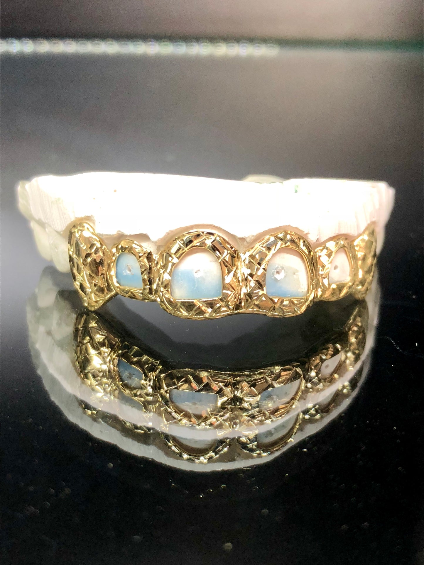 6 Teeth Gold Grillz - 6 Tops (Diamond Cut w/ Open Face)