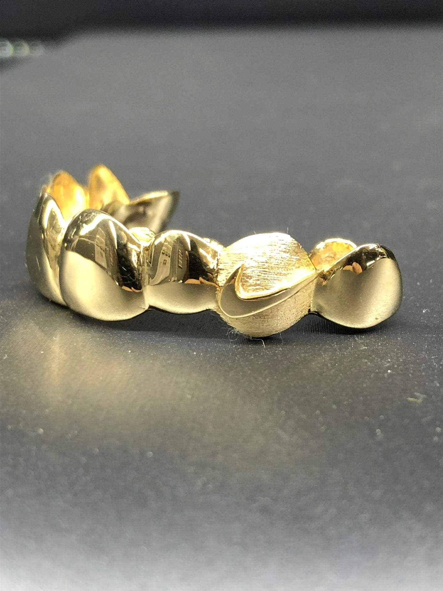 16 Teeth Gold Grillz - 8 Tops/Bottoms (Custom Logo Fangs)