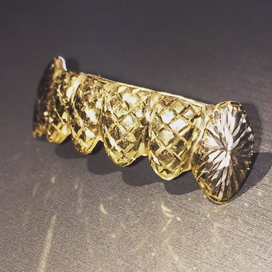 6 Teeth Gold Grillz - 6 Tops (Trillion Cuts w/ Starburst Fangs)