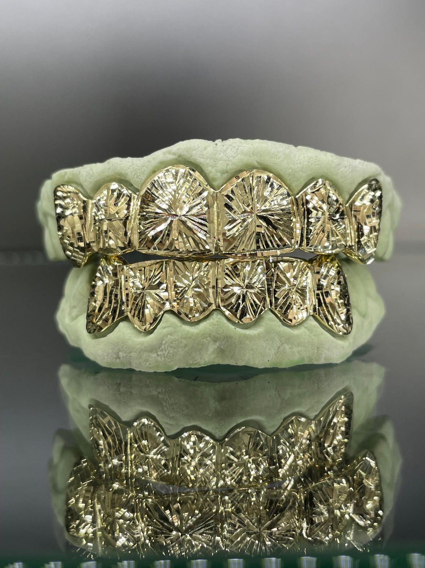 12 Teeth Gold Grillz - 6 Tops/Bottoms (Starburst w/ Rose Cut Fangs)