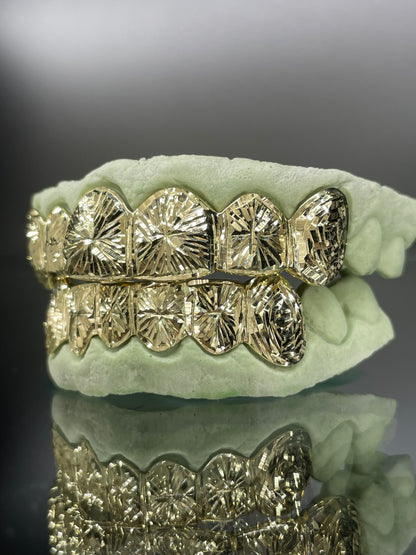 12 Teeth Gold Grillz - 6 Tops/Bottoms (Starburst w/ Rose Cut Fangs)