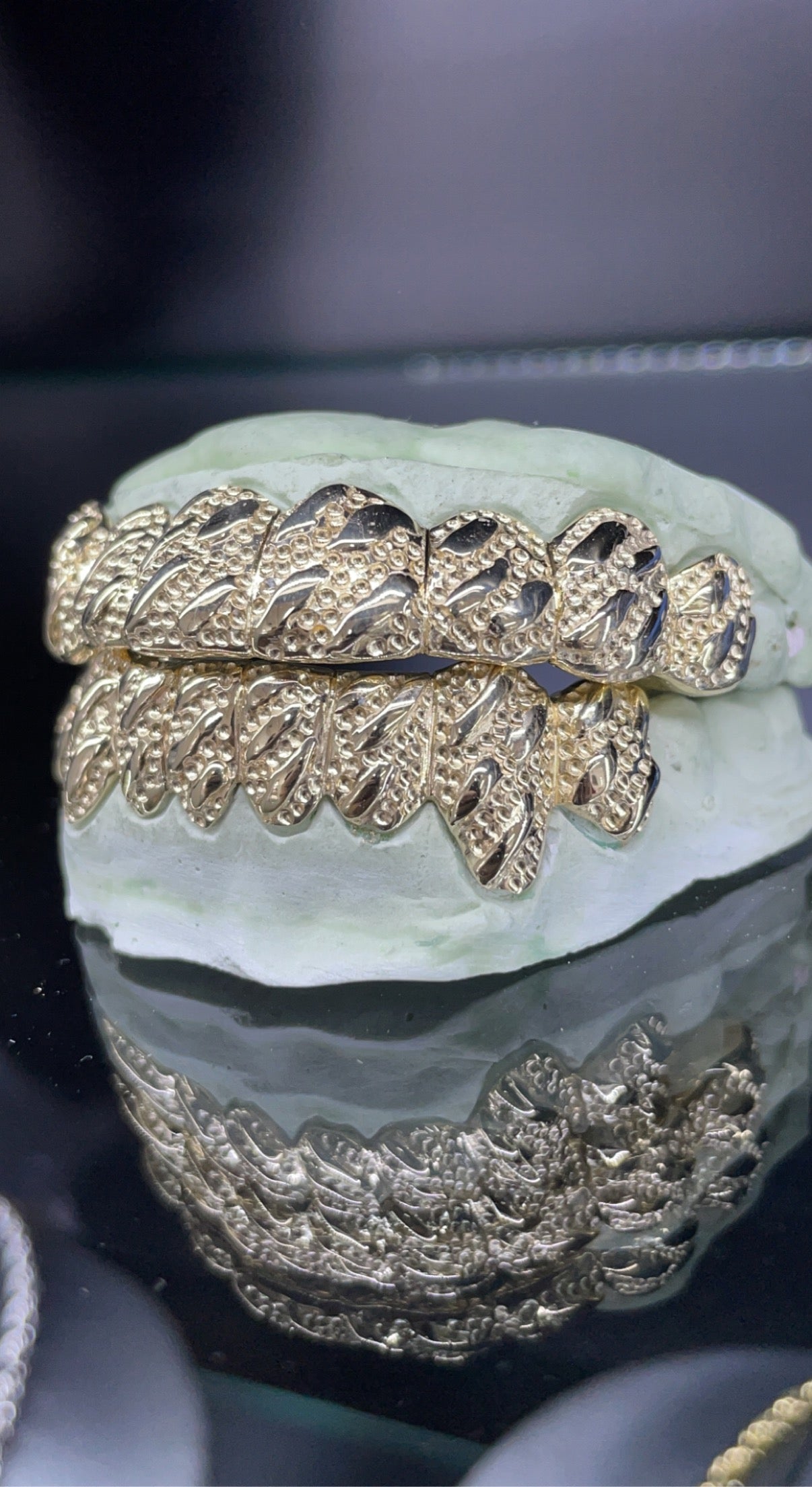16 Teeth Gold Grillz - 8 Tops/Bottoms (Camo Nugget)