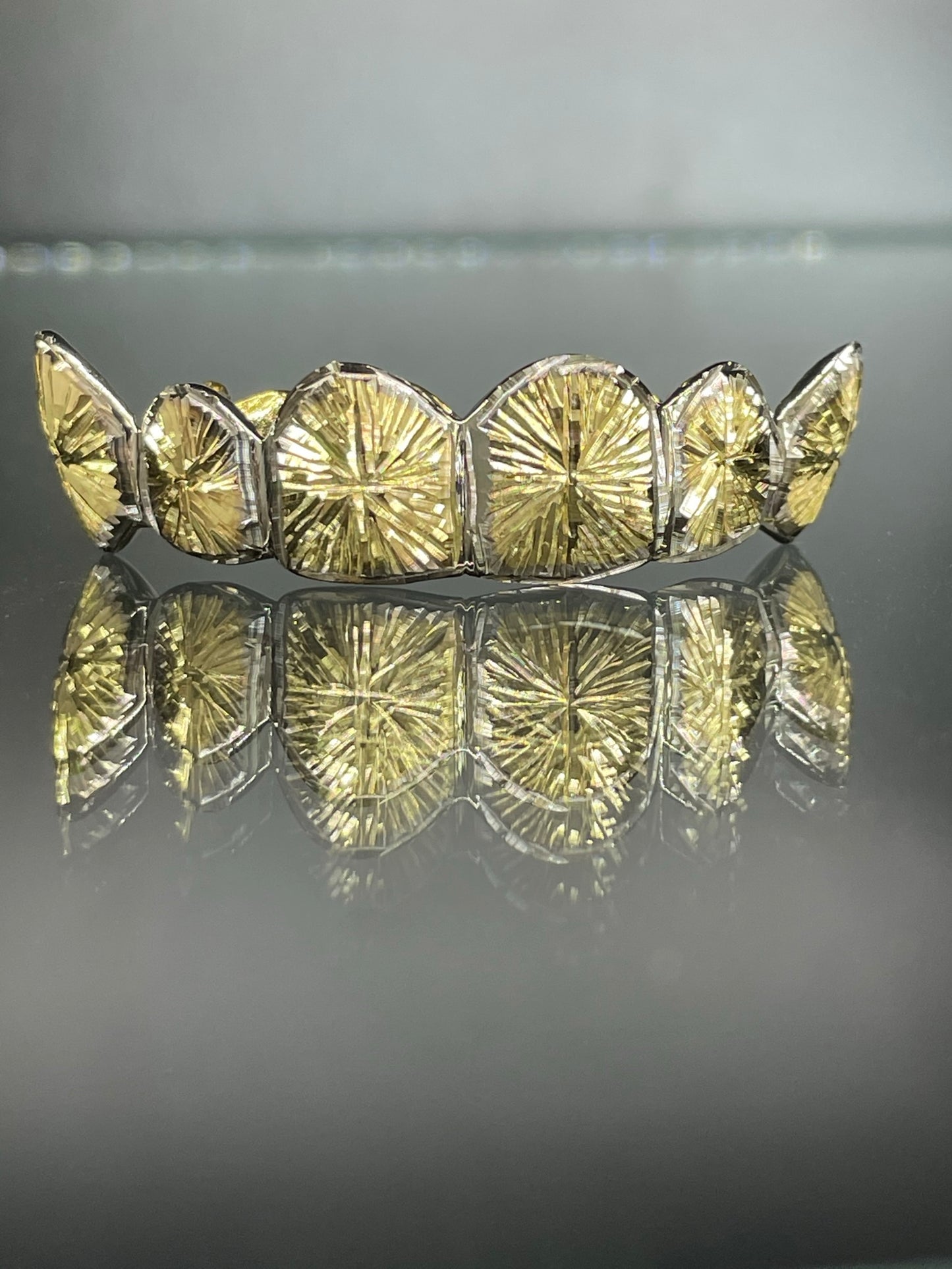 6 Teeth Gold Grillz  - 6 Tops/Bottoms (Starburst Diamond Cut)
