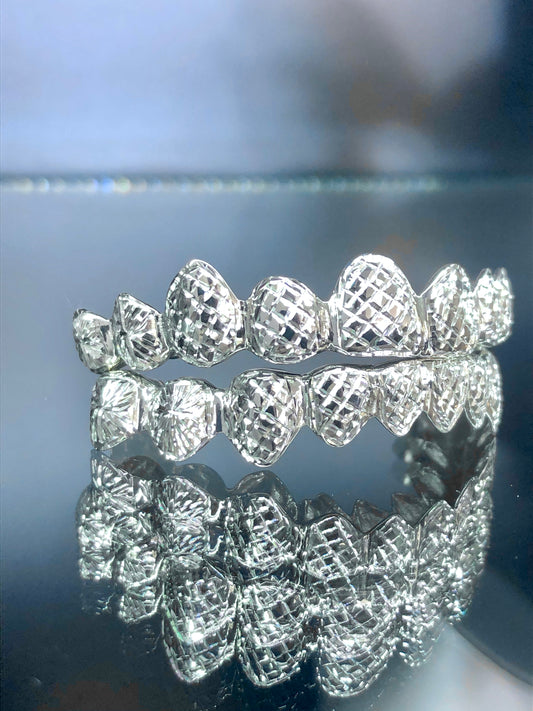 10 Teeth Gold Grillz - Full Tops or Bottoms (Starburst Diamond Cuts)